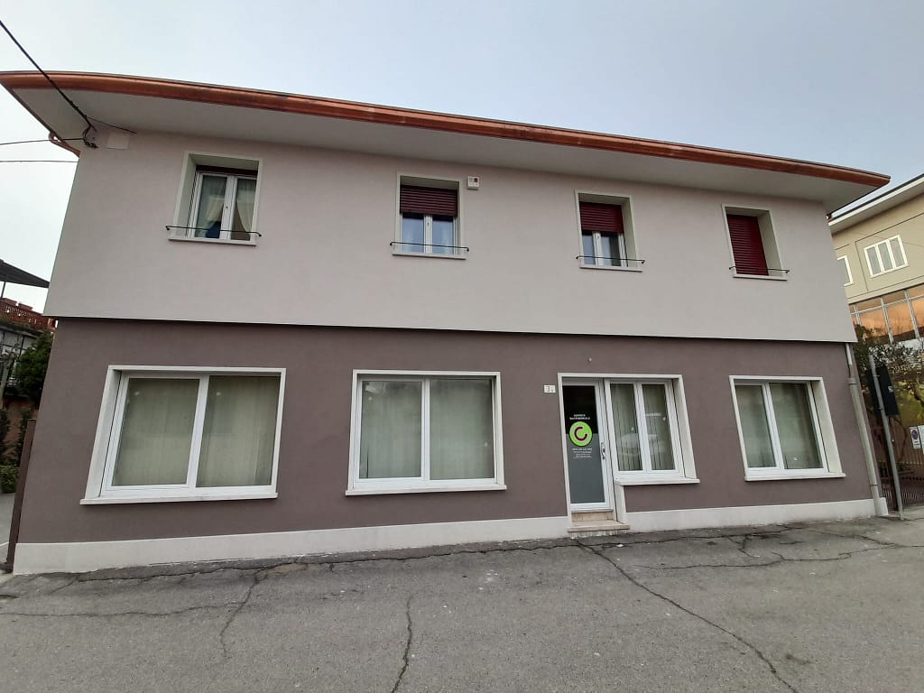 WhatsApp-Image-2024-02-08-at-1.34.26-PM Finestre in pvc bianco. Lavoro eseguito a San Bonifacio