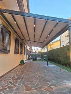 Installazione pergola bioclimatica con luci LED a San Bonifacio e Verona - Serramento OK